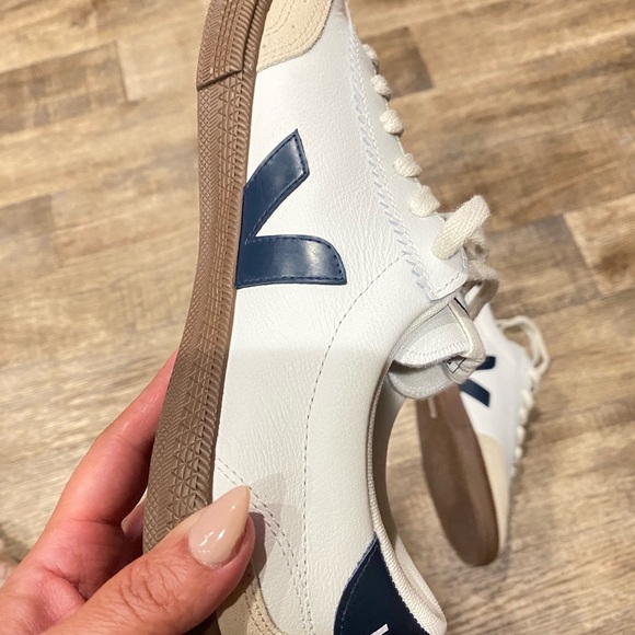 Veja White and Brown Sneakers Retro Design - Picture 8 of 15